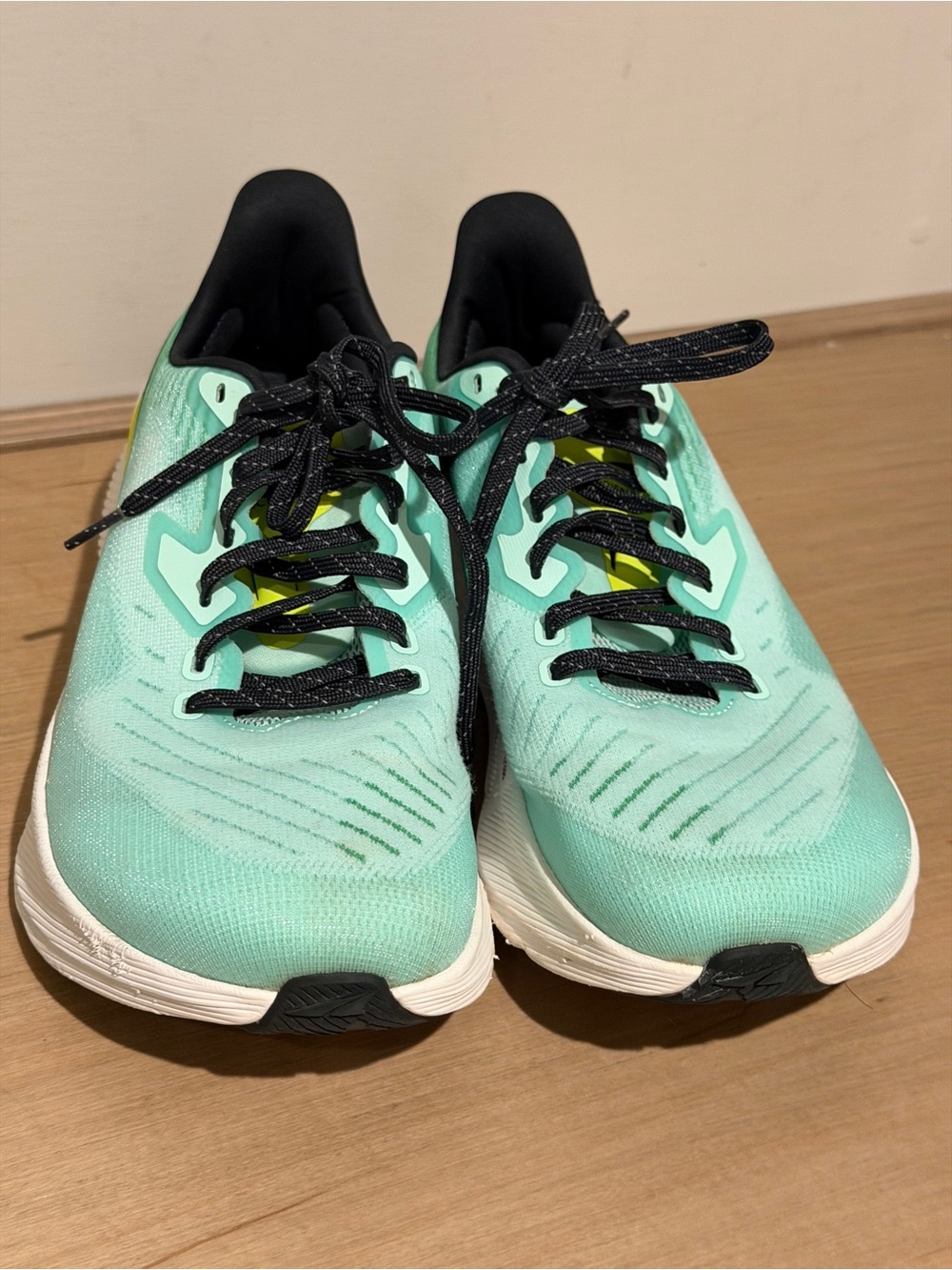 Altra Women’s Experience Flow 2